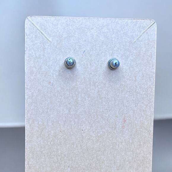 Vintage Red Oval Swirl Stud Earrings - Picture 5 of 5